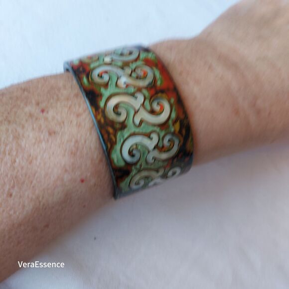 Vintage Black Lacquer and Mother of Pearl Enamel Cuff Boho Bracelet - Picture 6 of 9